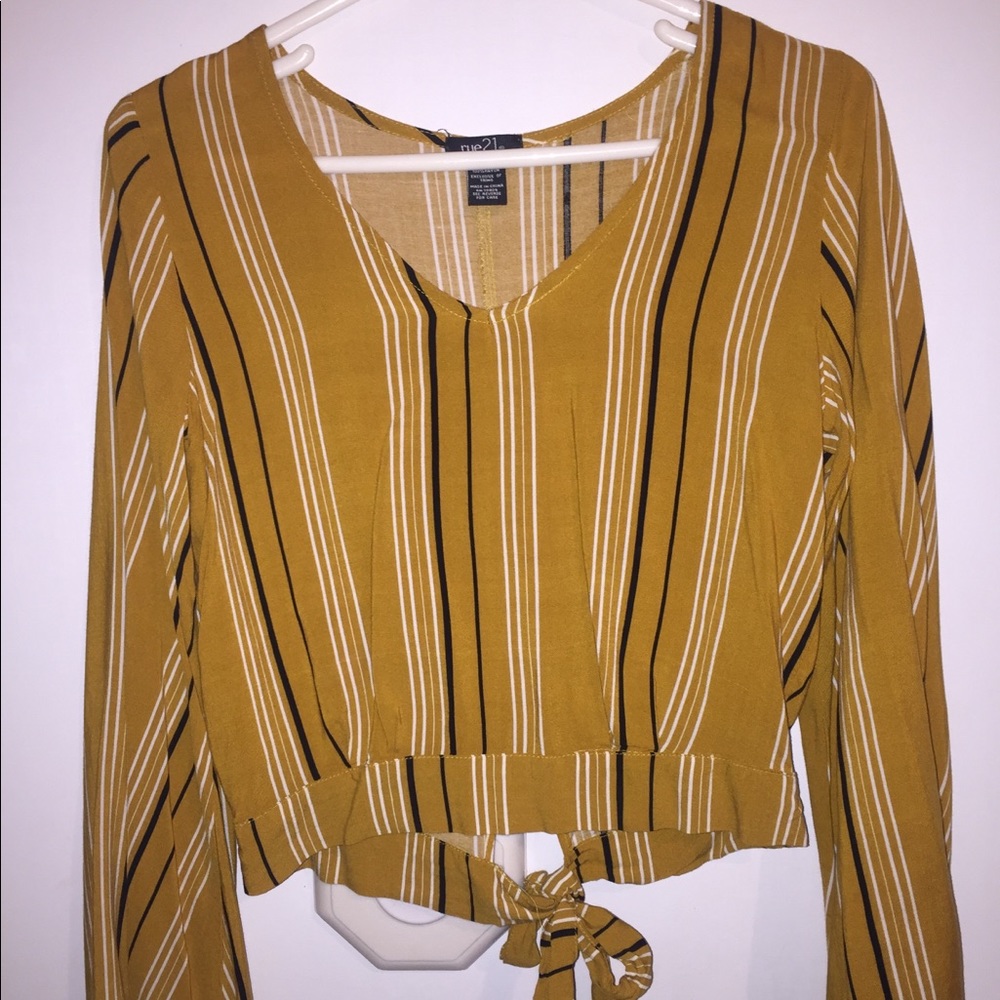 Rue 21 yellow striped shirt size smll w/ tie back